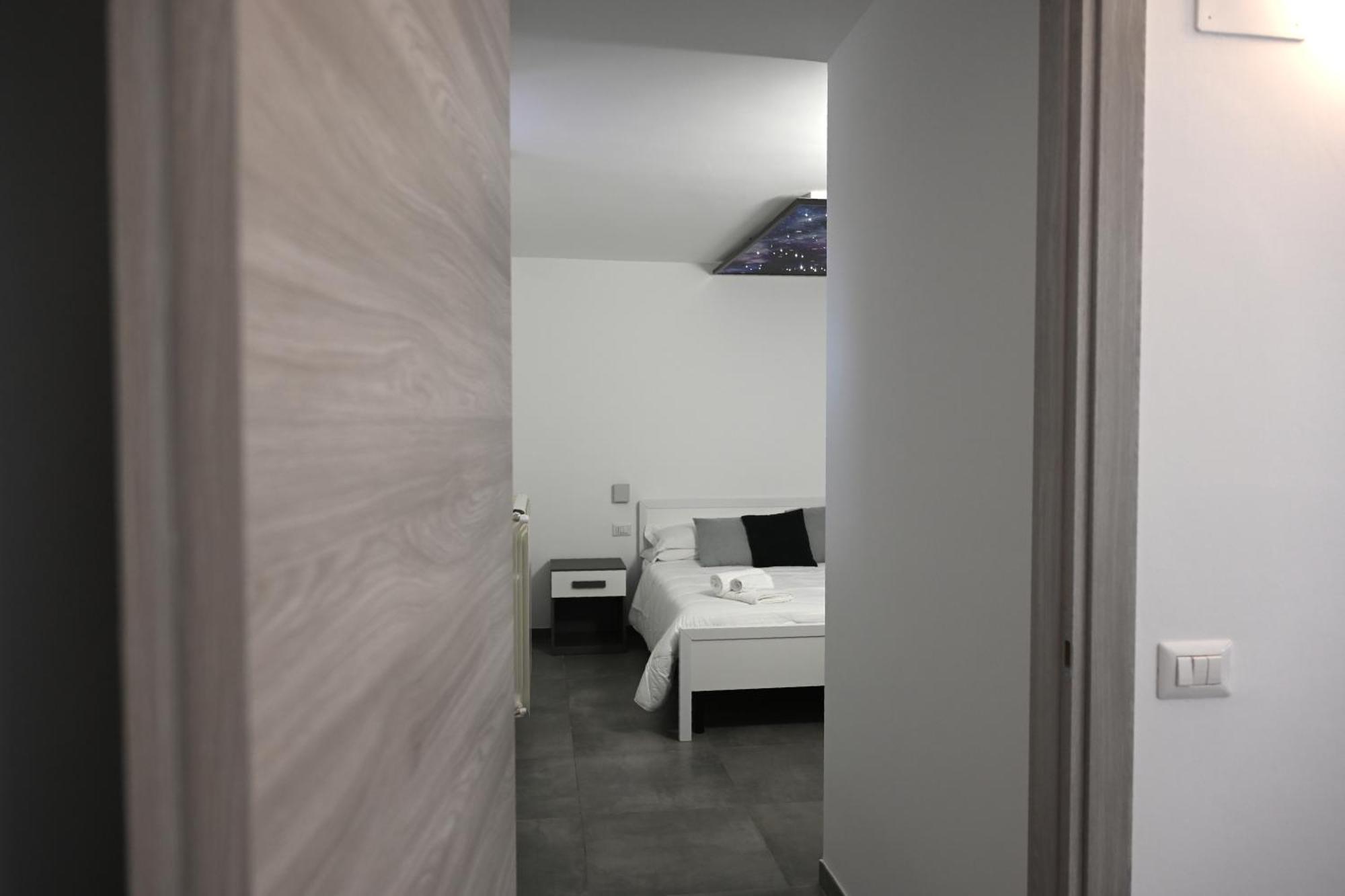 Karlin'S House Anzi - Albergo Diffuso ภายนอก รูปภาพ