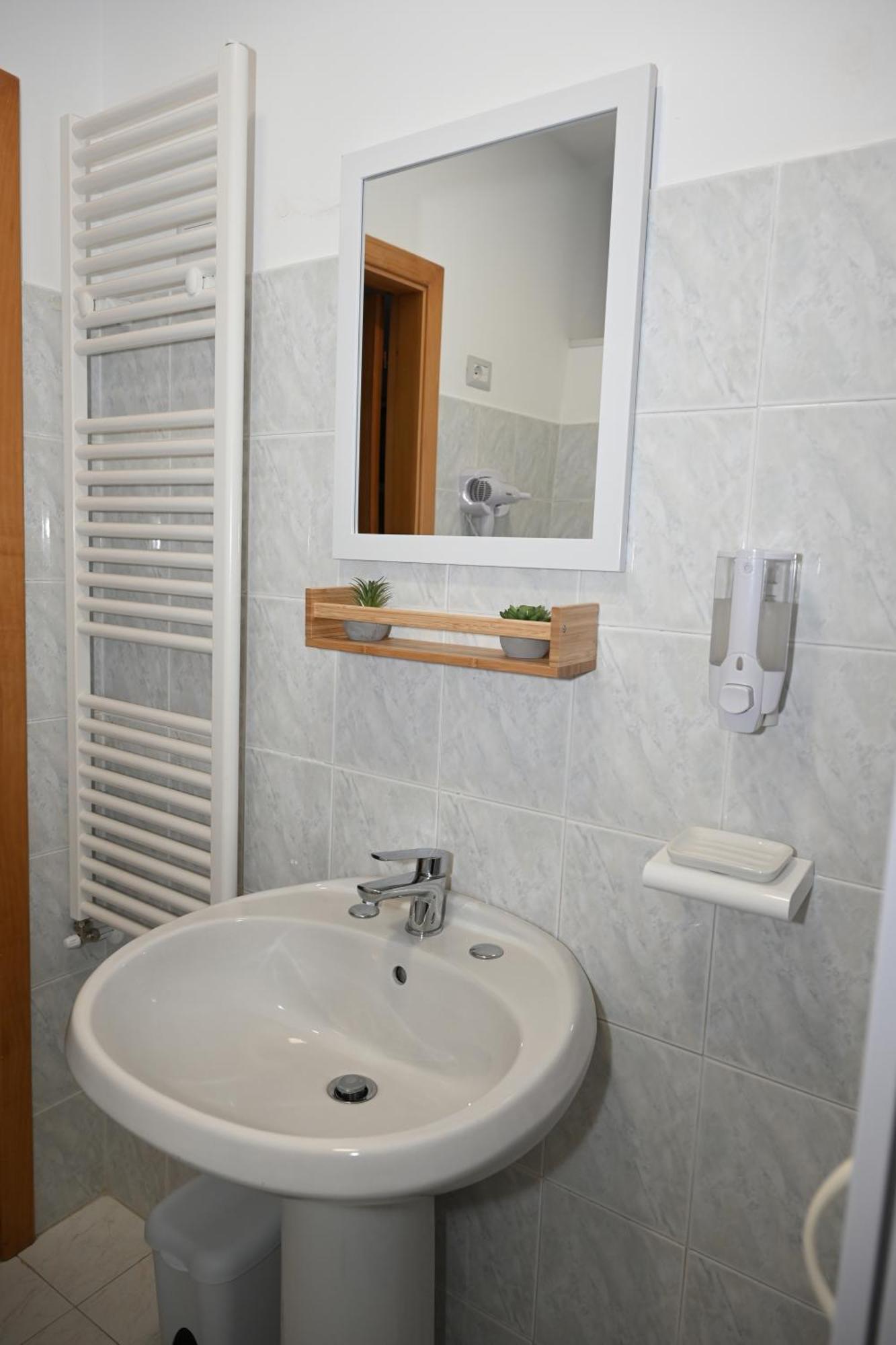 Karlin'S House Anzi - Albergo Diffuso ภายนอก รูปภาพ